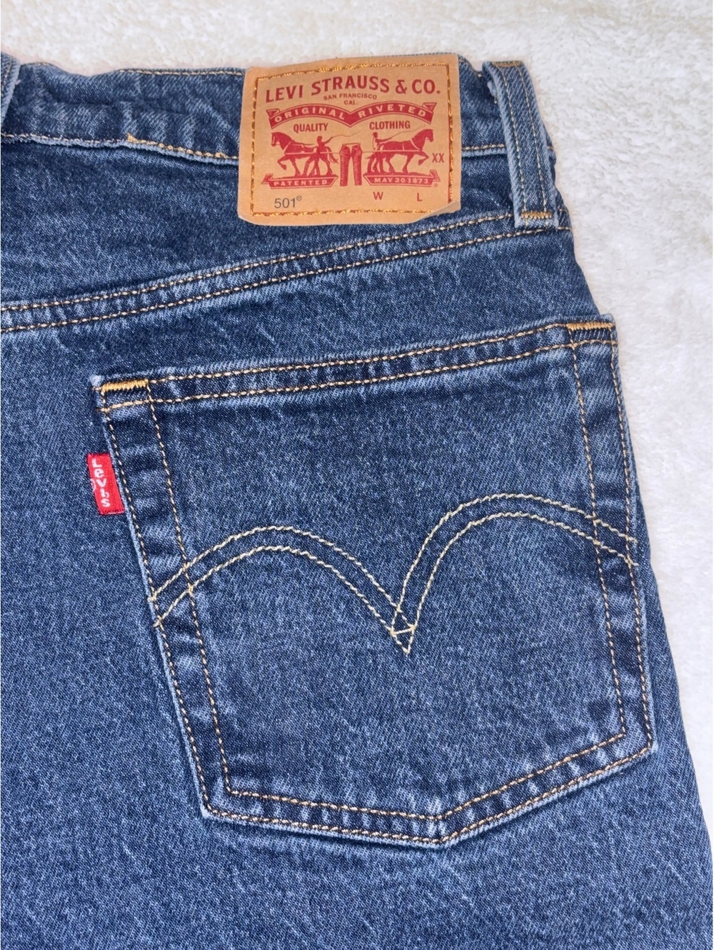 Levis 501 Original Crop Jeans High Rise Medium Wash Button Fly Denim W26 L26 - Picture 5 of 8